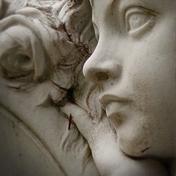Gesicht einer Statue aus Stein
